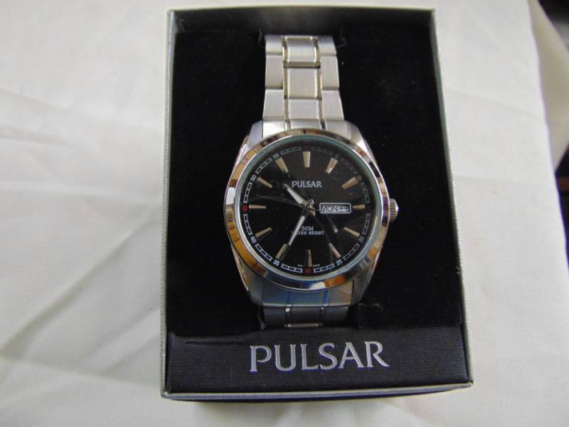 lot 3391 image: PULSAR WATCH NIP