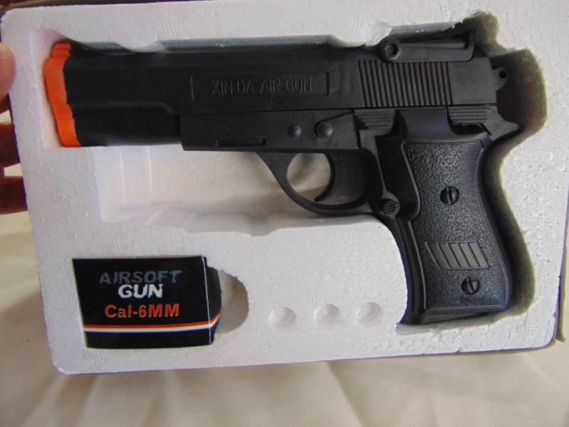 lot 3400 image: XIN-DA AIRSOFT GUN 6MM BB - NIB