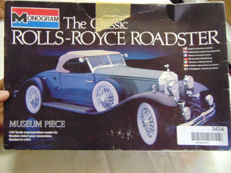 lot 3454 image: ROLLS ROYCE MODEL KIT - NIB