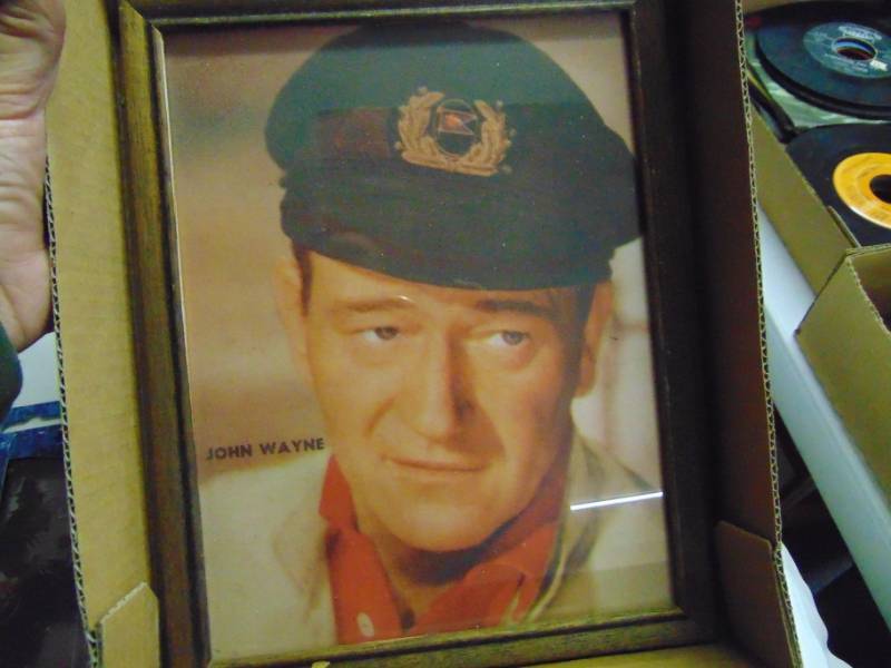 lot 3455 image: JOHN WAYNE LOT - PIC AND PIN BALL GAME