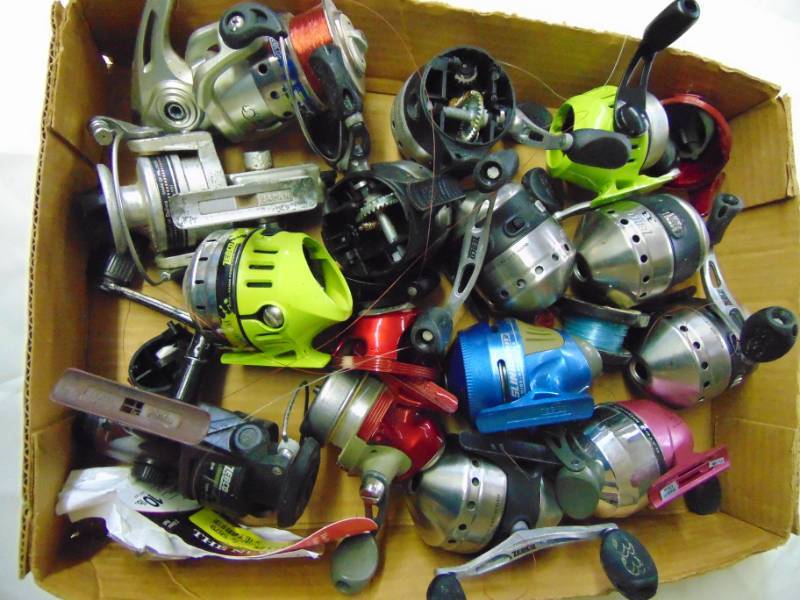 lot 3459 image: ASSORTED FISHING REEL LOTS