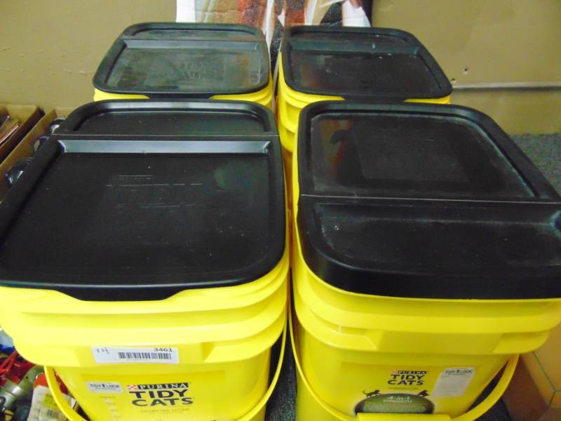 lot 3461 image: 4 TOTAL - - KITTY LITTER CONTAINERS -- EMPTY