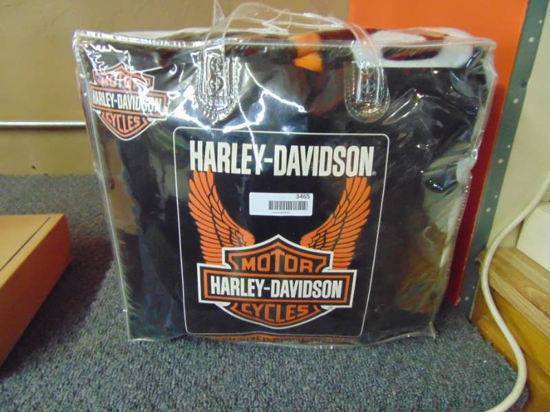 lot 3465 image: HARLEY DAVIDSON PLUSH QUEEN SIZE BLANKET - NIP