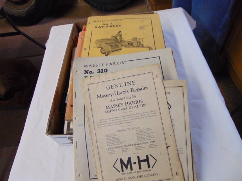 lot 3486 image: Tractor and Implement User Guides - Magazines