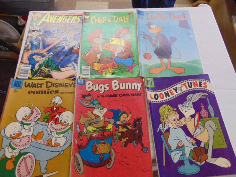 lot 3506 image: LOT OF COMIC BOOKS