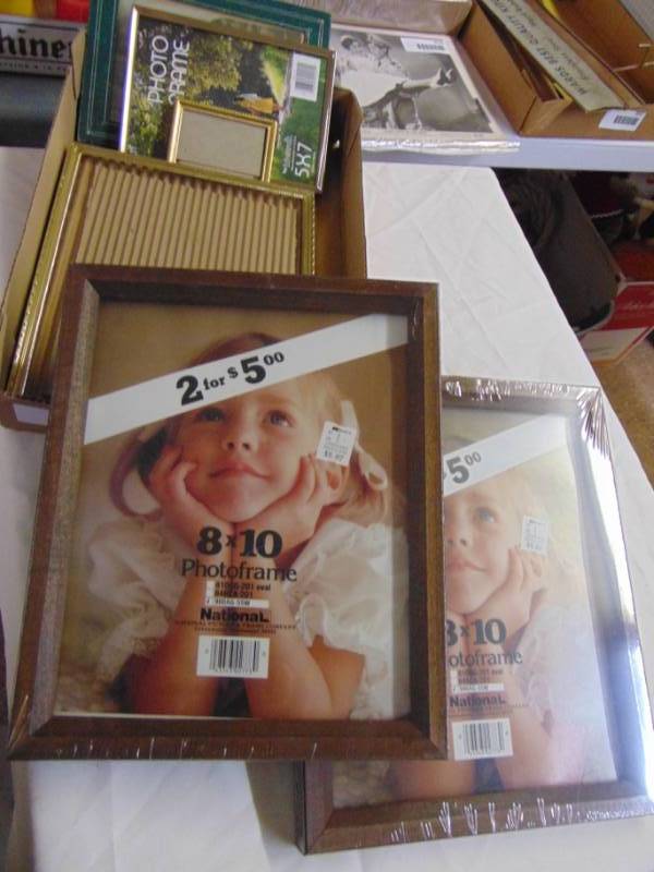 lot 3513 image: PHOTO FRAME LOT