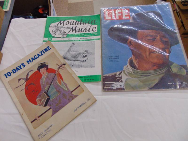 lot 3525 image: MISC MAGAZINES