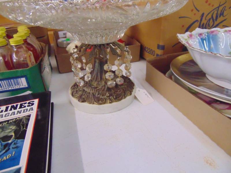 lot 3533 image: LEADED GLASS CAKE PLATE