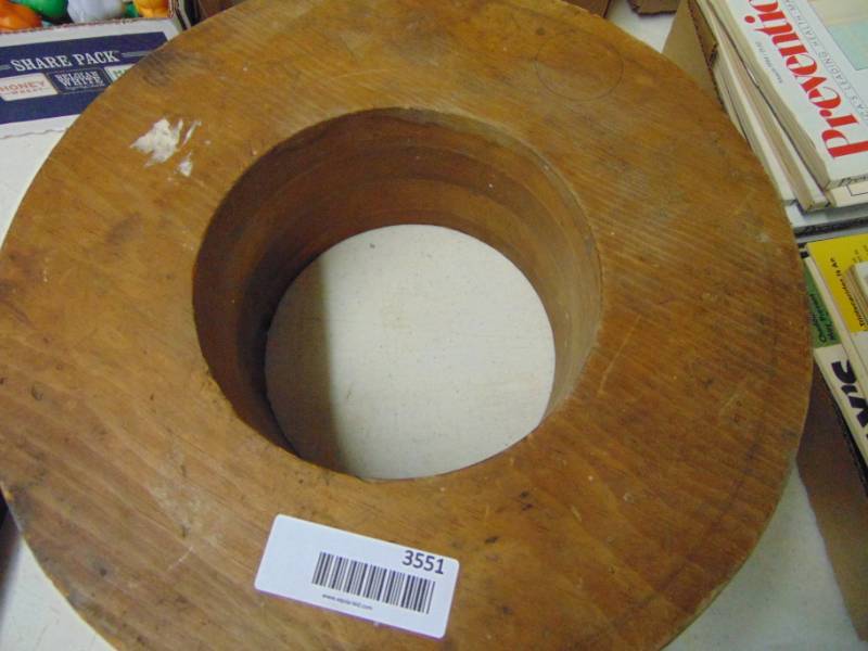 lot 3551 image: WOODEN CIRCLE THING