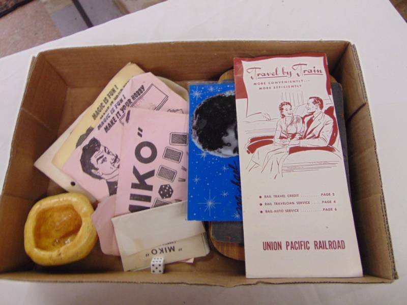 lot 3559 image: MISC MAGIC TRICK LOT ETC