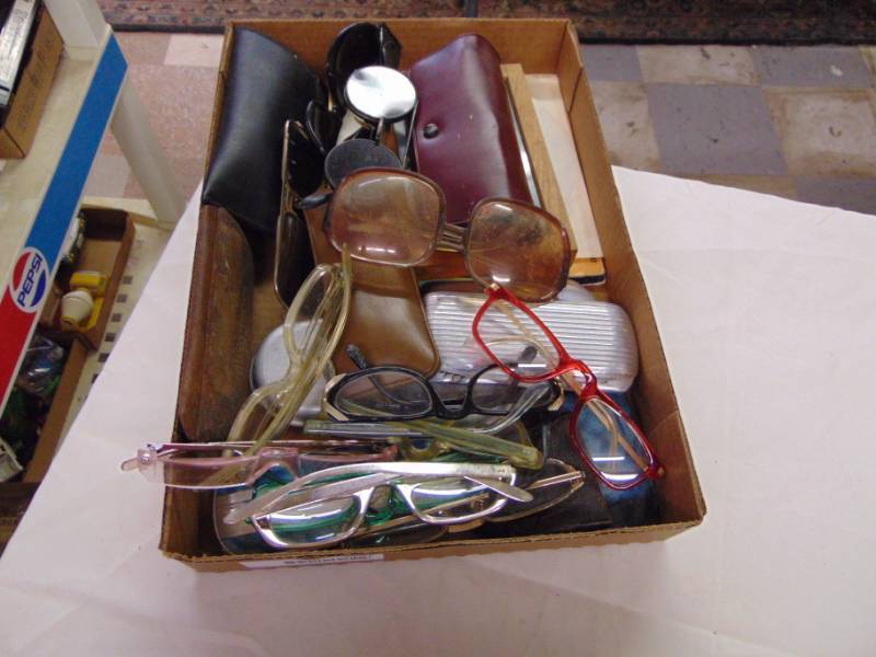 lot 3562 image: EYEGLASS WEAR LOT