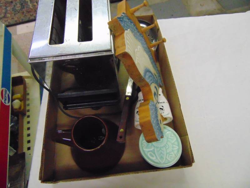 lot 3564 image: ANTIQUE TOASTER ETC