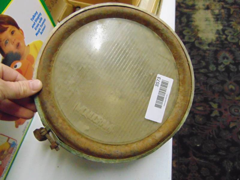 lot 3573 image: SEAL HEADLIGHT