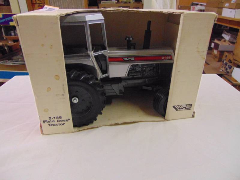 lot 3574 image: WHITE FARM EQUIPMENT FIELD BOSS TRACTOR IN BOX