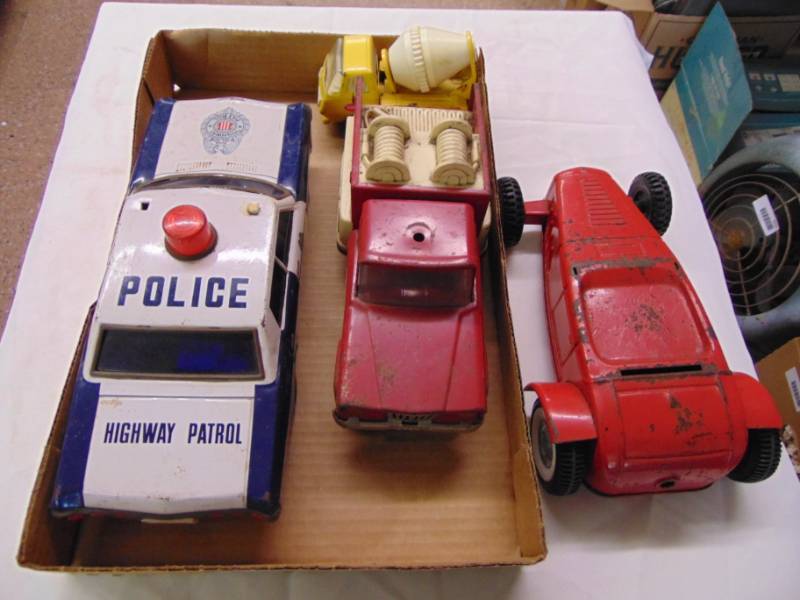 lot 3613 image: VINTAGE TOY TRUCKS