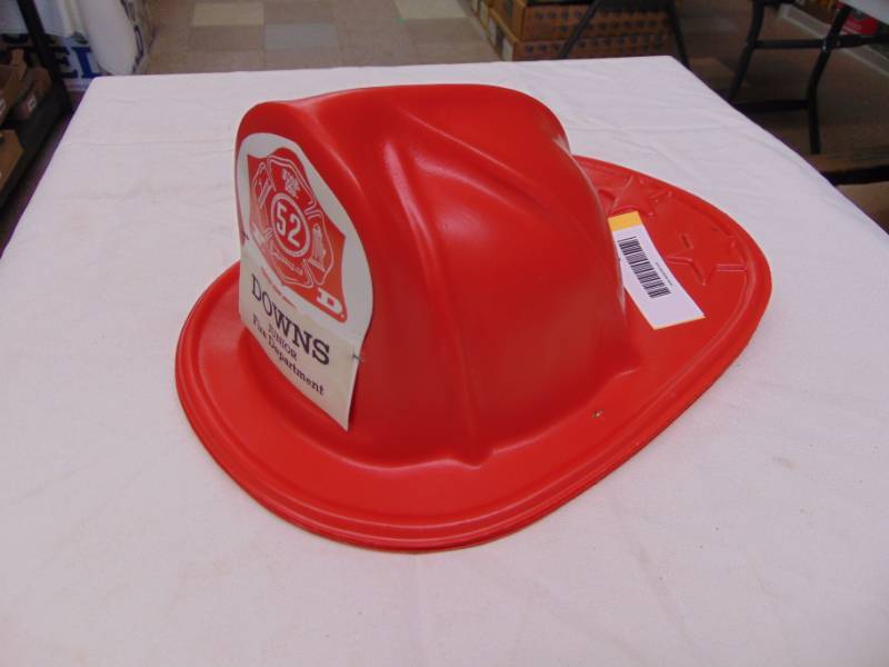 lot 3622 image: KIDS FIREFIGHTER HATS