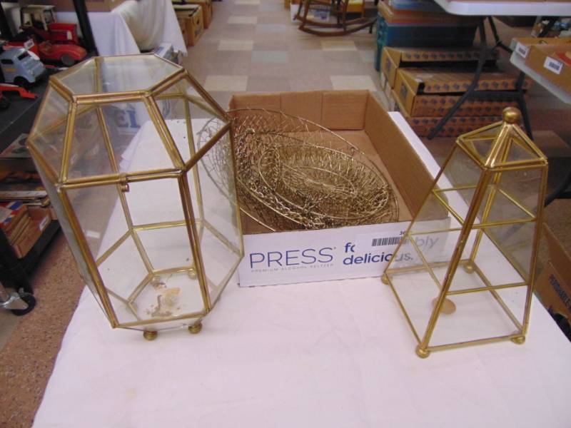 lot 3629 image: BRASS DECOR