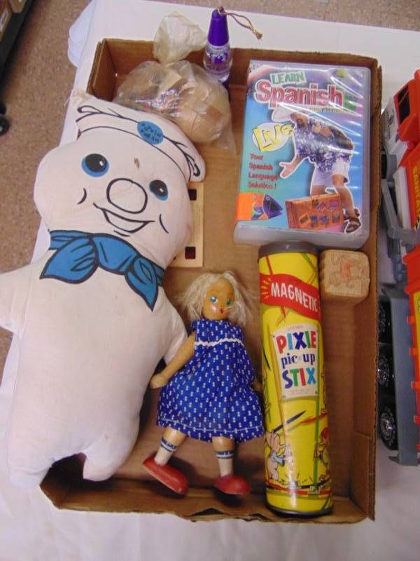 lot 3631 image: MISC TOYS
