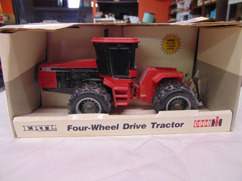 lot 3635 image: CASE INTERNATIONAL 4WD TRACTOR