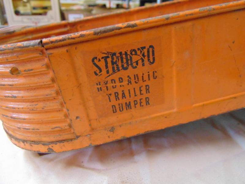 lot 3640 image: STRUTCO TRAILER