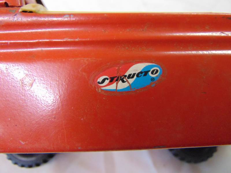 lot 3641 image: STRUTCO TRUCK