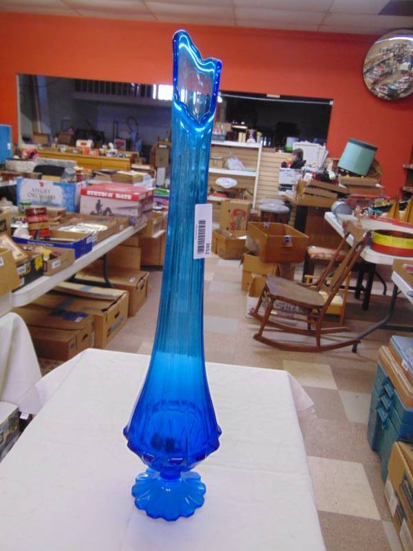 lot 3652 image: 24 TALL BLUE VASE