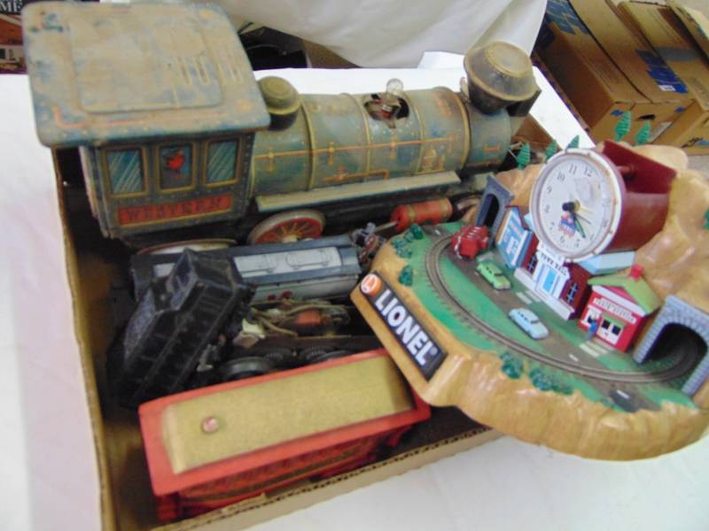 lot 3657 image: TRAIN LOT