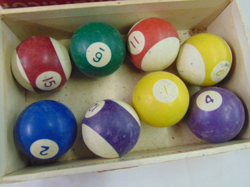 lot 3659 image: POOL BALLS