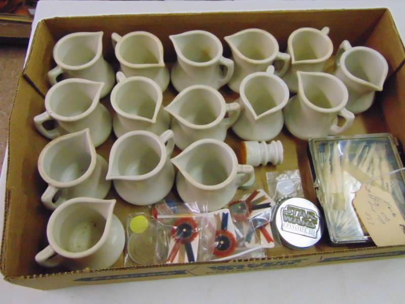 lot 3660 image: RESTAURANT COFFEE CREAMERS
