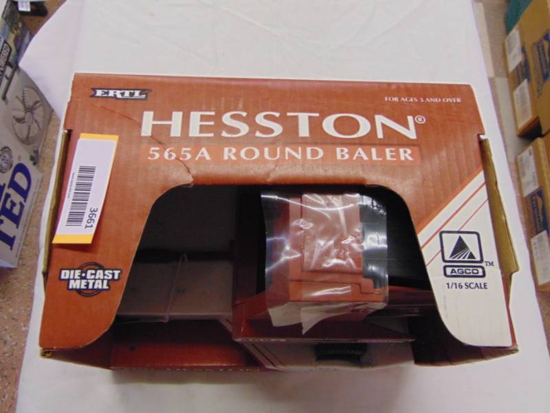 lot 3661 image: HESSTON ERTL ROUND BALER