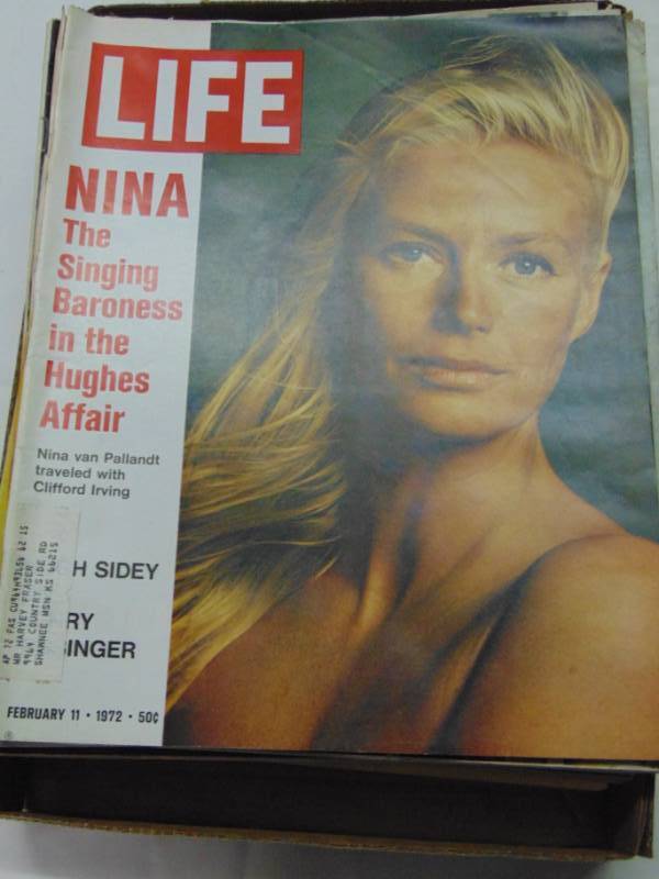 lot 3669 image: LIFE MAGAZINES