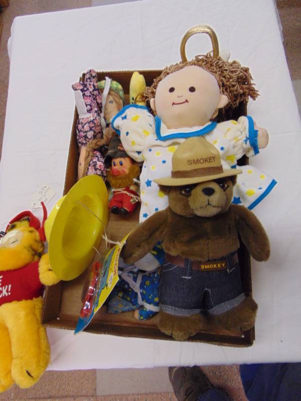 lot 3675 image: MISC DOLLS