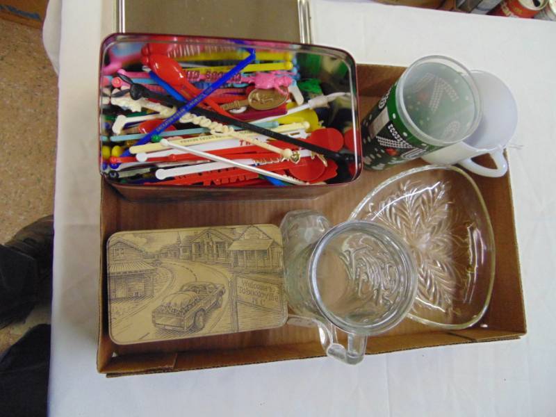 lot 3691 image: SWIZZLE STICKS