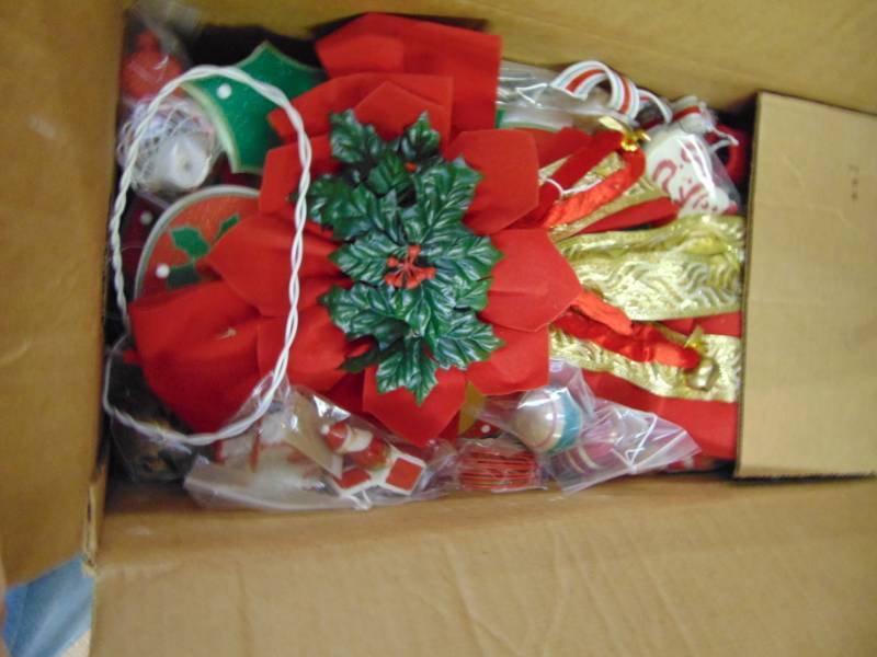 lot 3713 image: XMAS DECOR