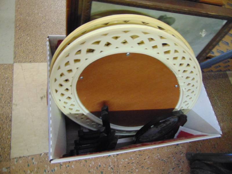 lot 3716 image: WALL DECOR, ETC