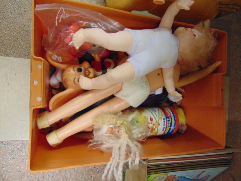 lot 3727 image: TOY DOLLS ETC