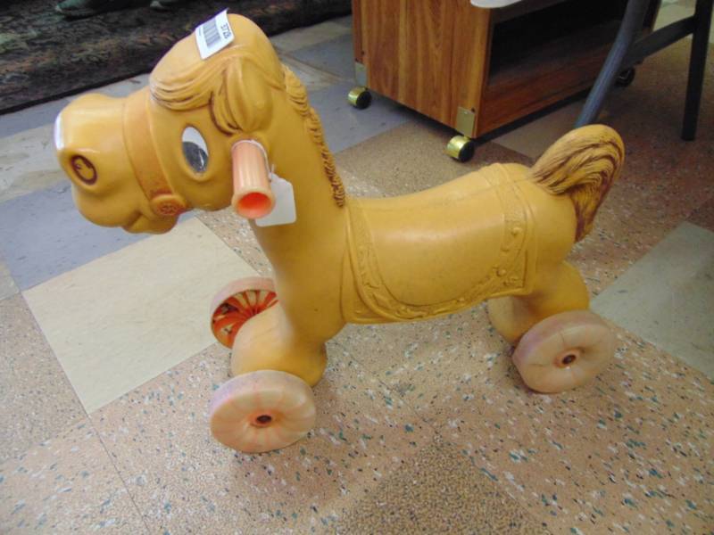lot 3728 image: RIDE ON HORSE