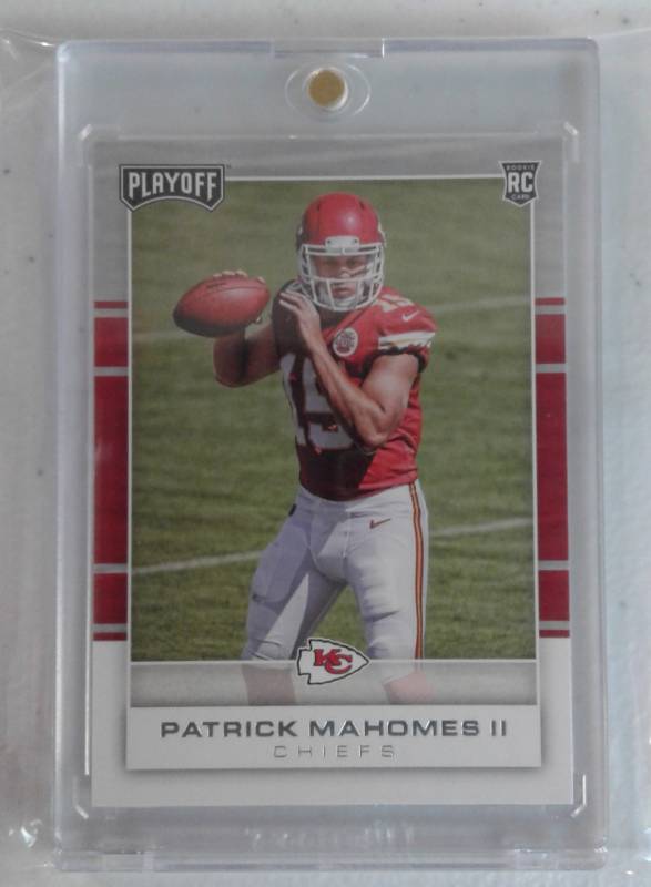 lot 1019 image: Mint 2017 Panini Patrick Mahomes II Kansas City Chiefs Rookie Card #204 In Protective Magnetic Case