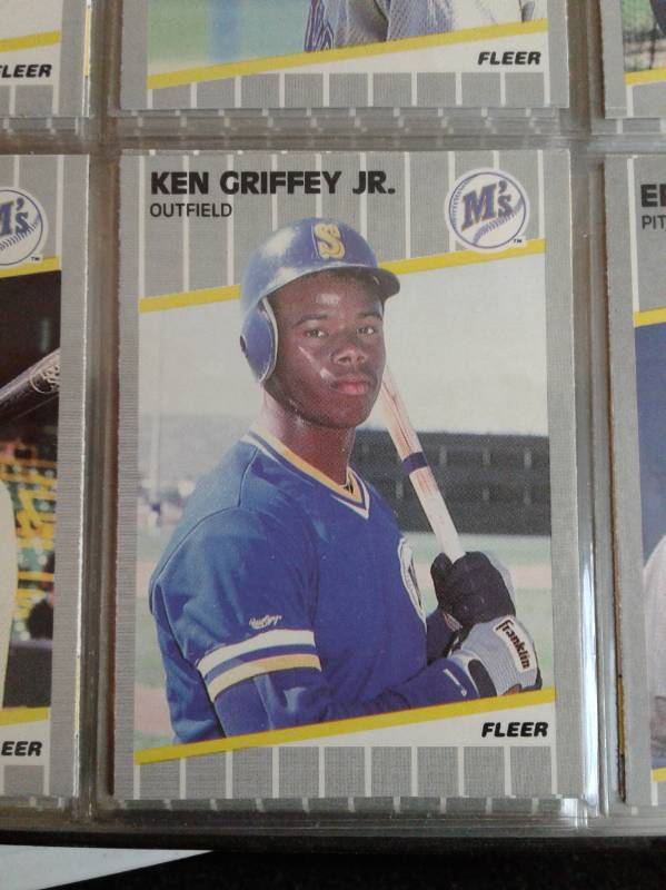 lot 1136 image: Complete 1989 Fleer 660 Baseball Card Trading Card Set With Ken Griffey Jr Rookie, Randy Johnson Rookie, John Smoltz RC, Billy Ripken CorrectedBlack Out in Nice Binder