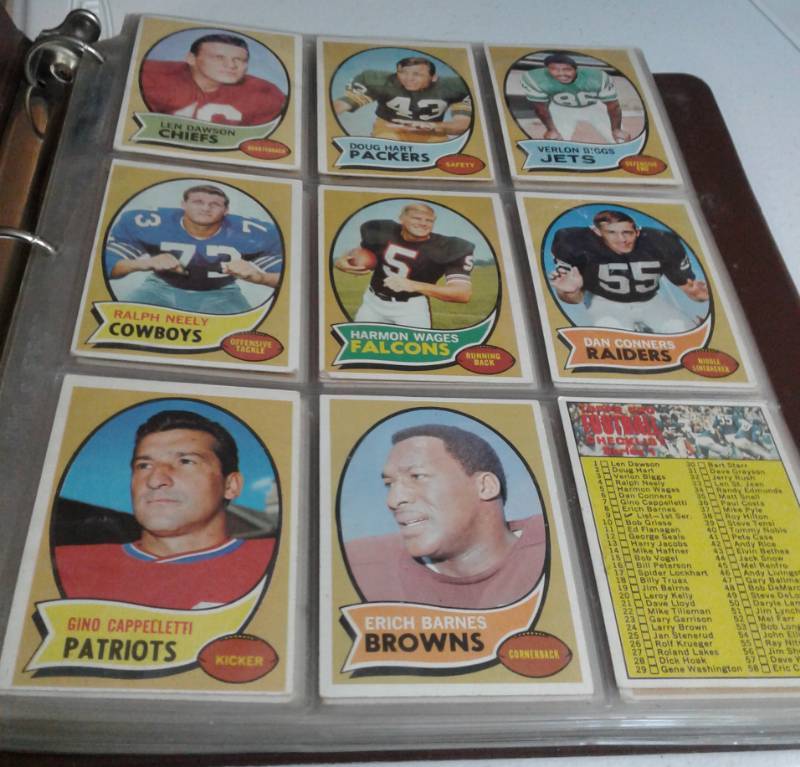 lot 1045 image: Huge Lot of 1970 Topps Football Cards with Hall of Famers & Len Dawson