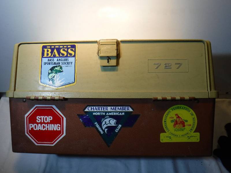 lot 1245 image: Fishing tackle box