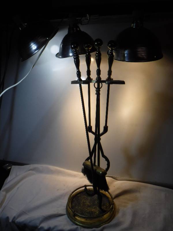 lot 1286 image: Fire place tool set with stand