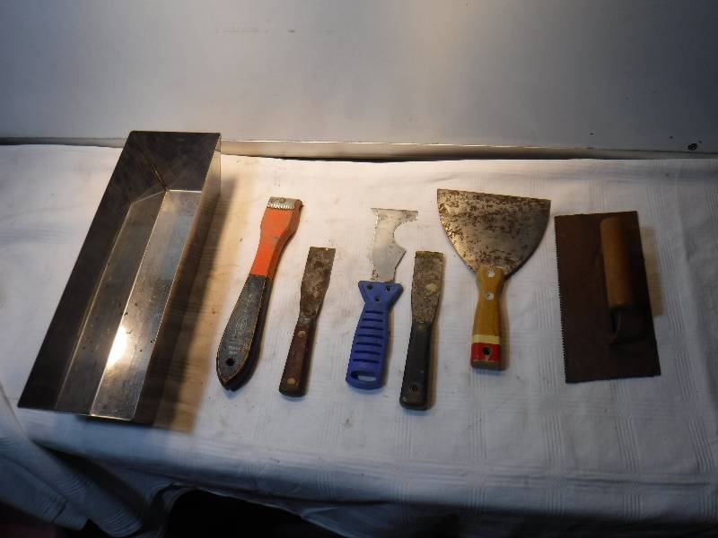 lot 1289 image: Dry wall scraper starter lot