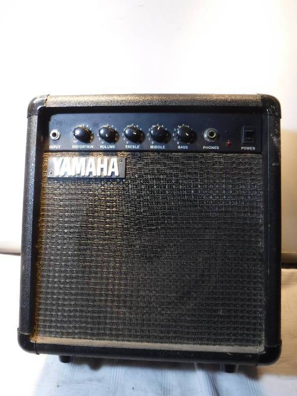 lot 1292 image: Yamaha guitar amp
