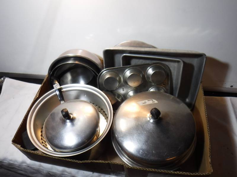 lot 7353 image: Box full of mixed kitchenwares, pots, pans, mixing bowls and more