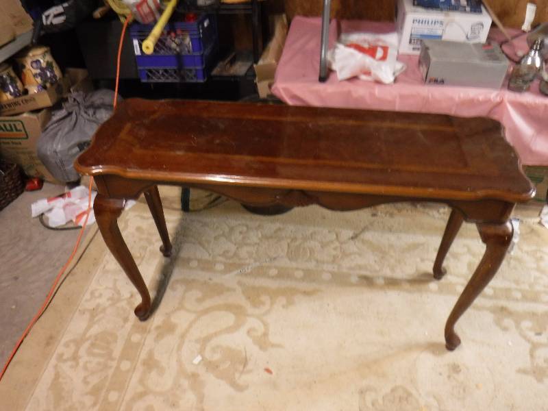 lot 7366 image: Nice sofa table or hall table