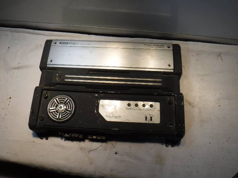 lot 7382 image: Kenwood car stereo amplifier