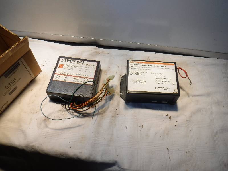 lot 7392 image: 2 head 35 watt remote strobe power supplies