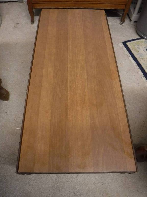 lot 7399 image: Rectangle drop leaf coffee table