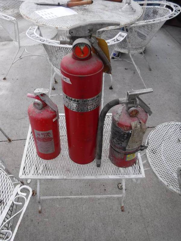 lot 7438 image: lot of 3 fire extinguishers